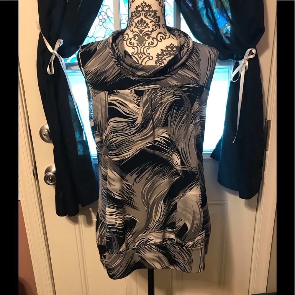 Carole Little, Women’s Size: XL Sleeveless Blouse